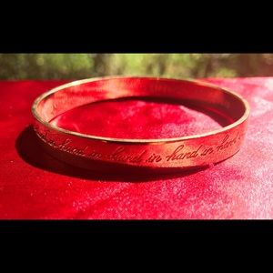 Kate Spade
Gold Hand In Hand Bracelet